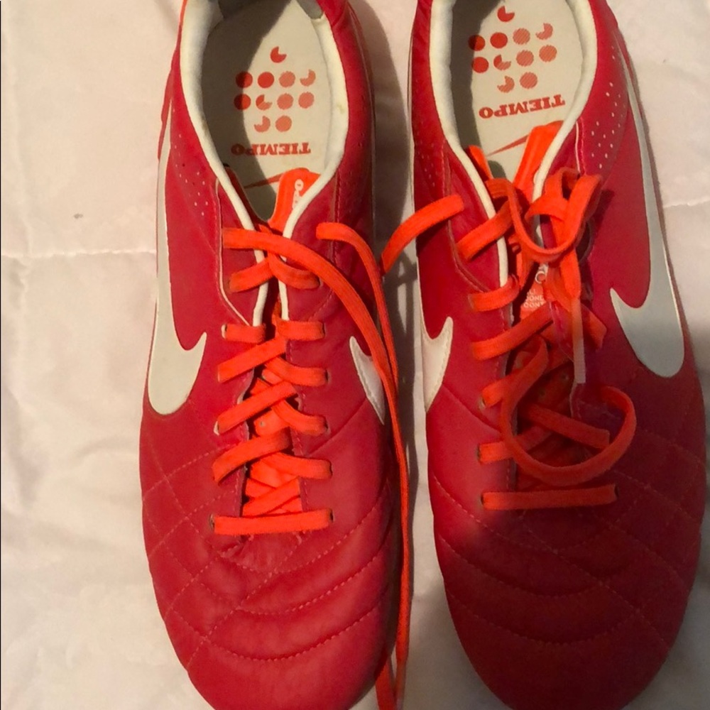Soccer cleats